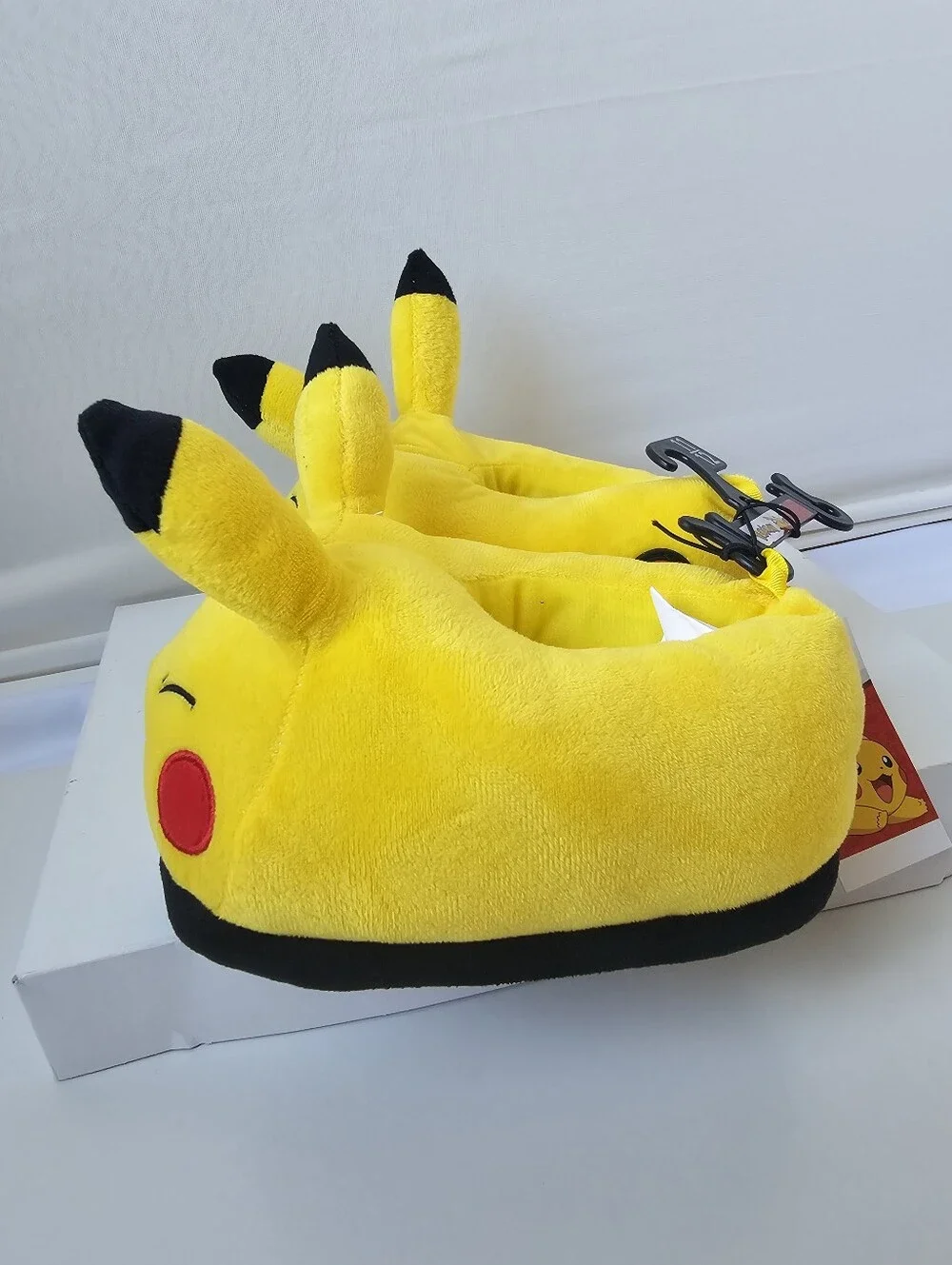 Pokémon Ground Up Pikachu 3D Plush Slippers Size 11-12 NWT